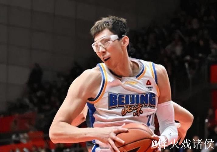 北京大胜新疆111-84：6人表现出色，4人勉强合格，马帝昂发挥失常